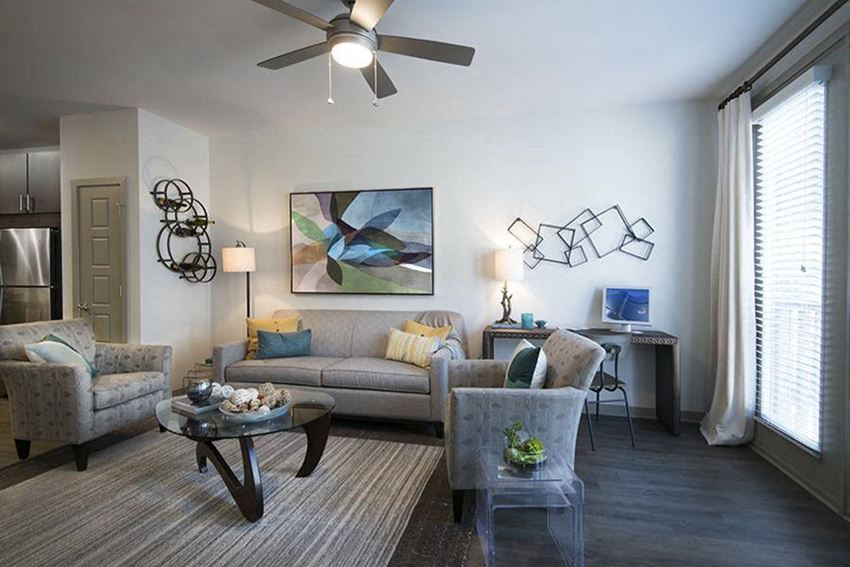 Tapestry At Brentwood Town Center Apartments, 400 Centerview Dr